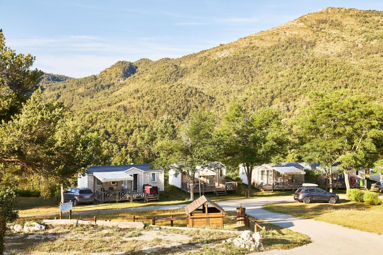 Camping Rcn Les Collines De Castellane Hotel Exterior photo