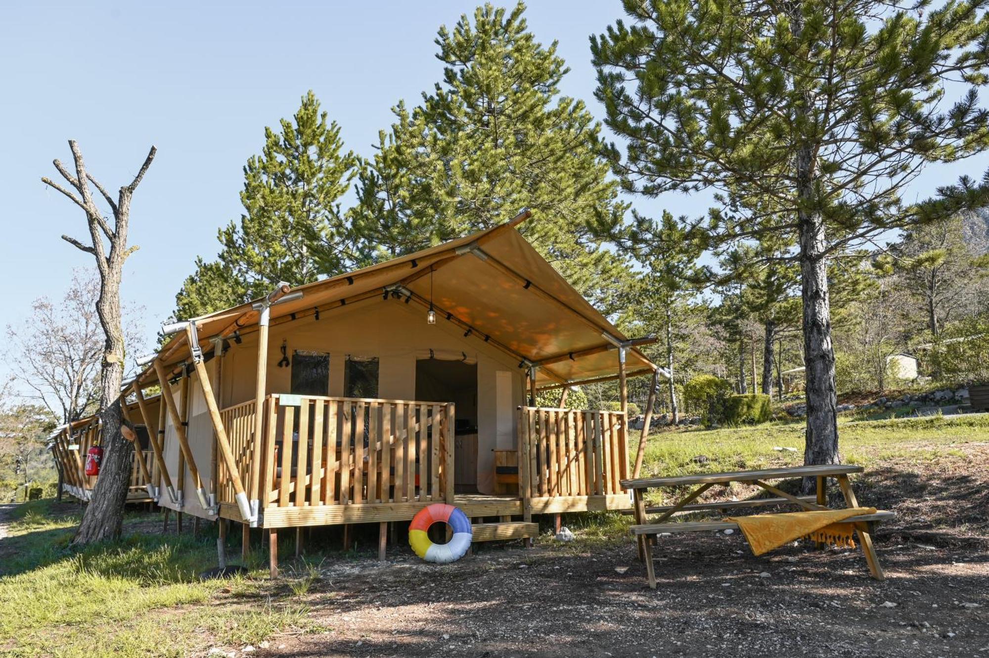 Camping Rcn Les Collines De Castellane Room photo