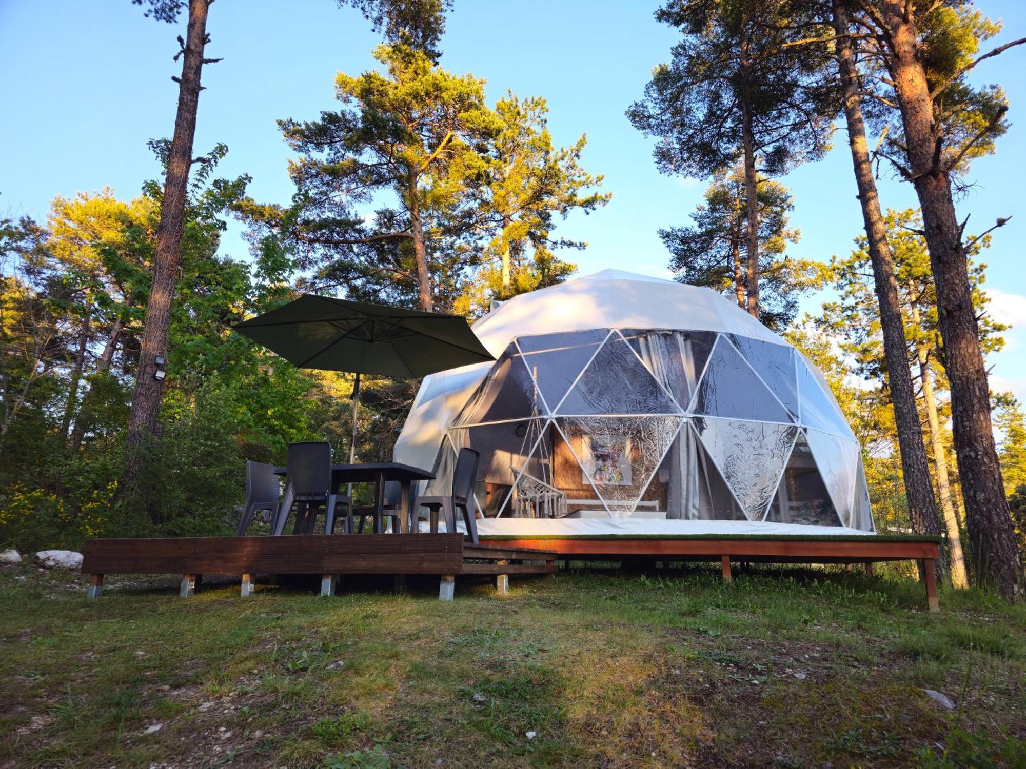 Camping Rcn Les Collines De Castellane Exterior photo